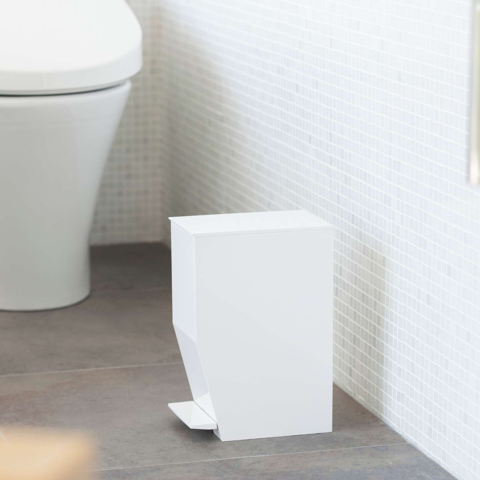 Mülleimer mit Tretfunktion TOWER weiss 
