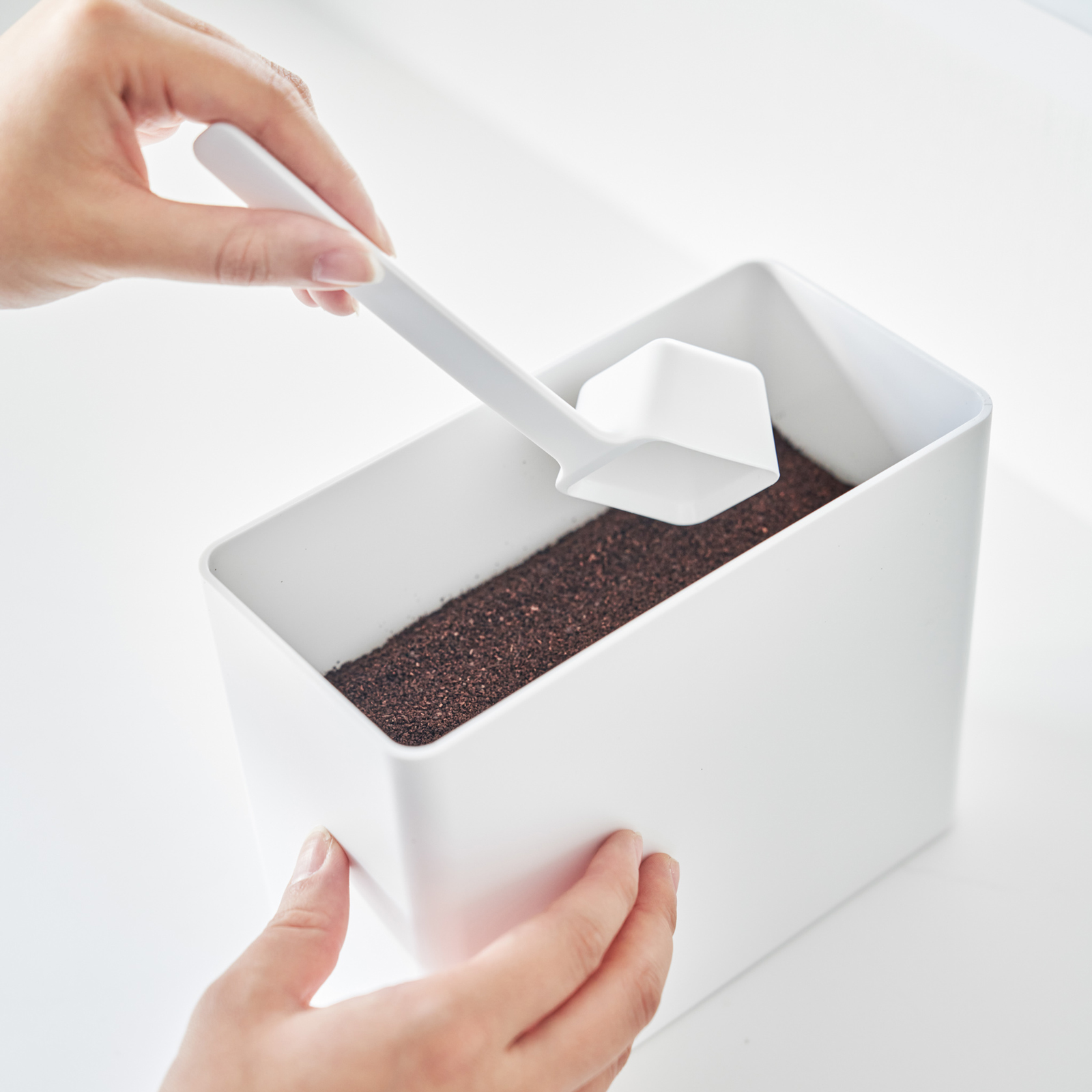 Luftdichte Kaffeedose TOWER weiss 