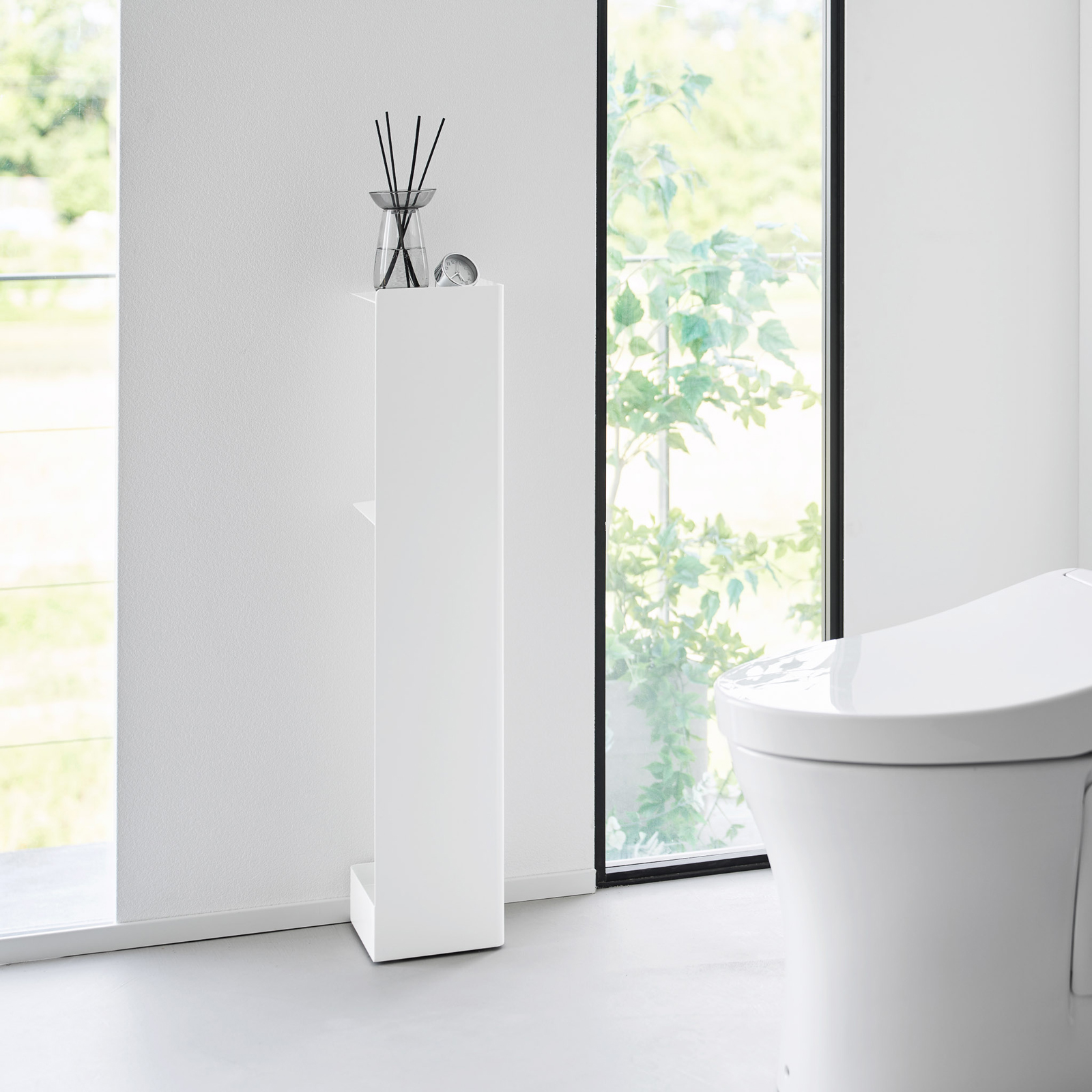 TOWER Toilettenpapierhalter mit Rollen weiss 