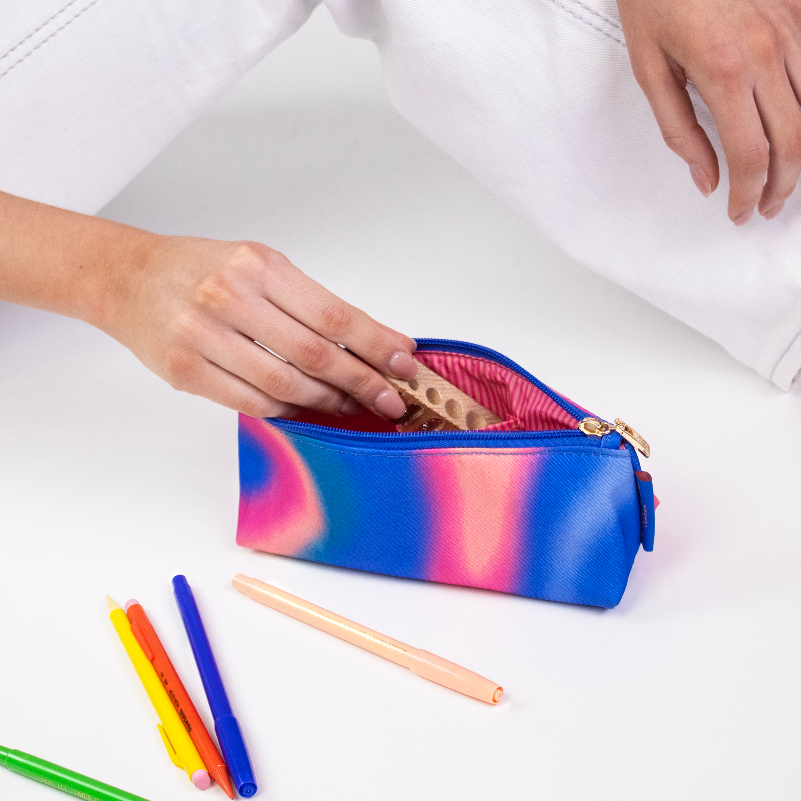 Essentials Case Aurora blue & pink 