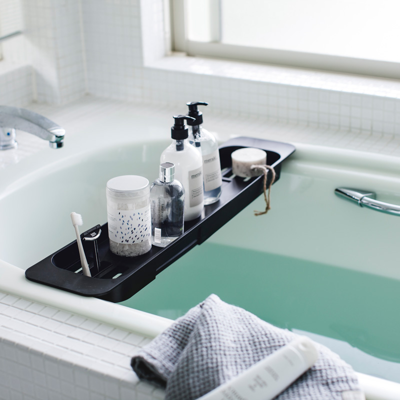 Ausziehbares Badregal TOWER schwarz für die Badewanne
