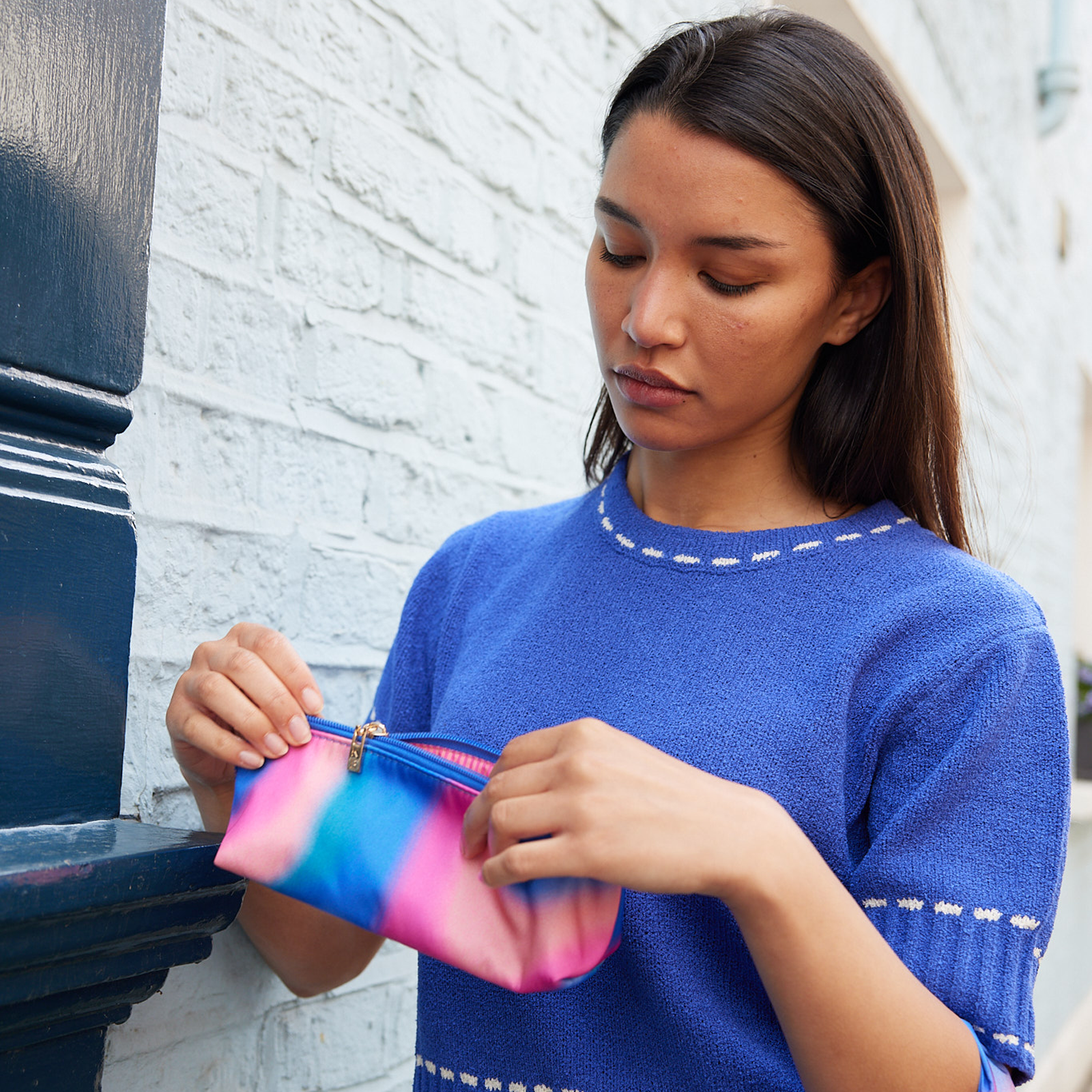 Essentials Case Aurora blue & pink 