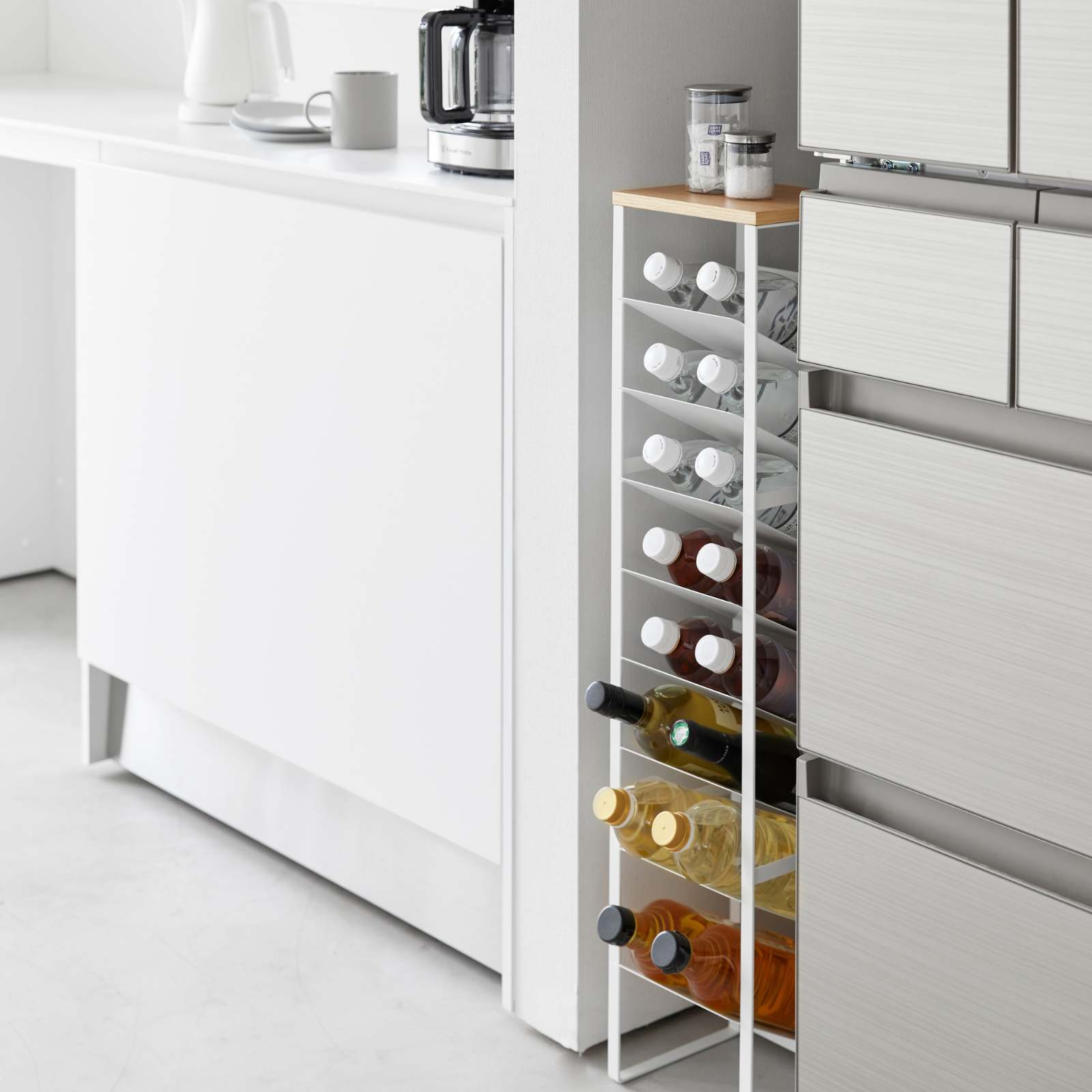 8-stöckiges Flaschenregal TOWER weiss mit Holzablage 