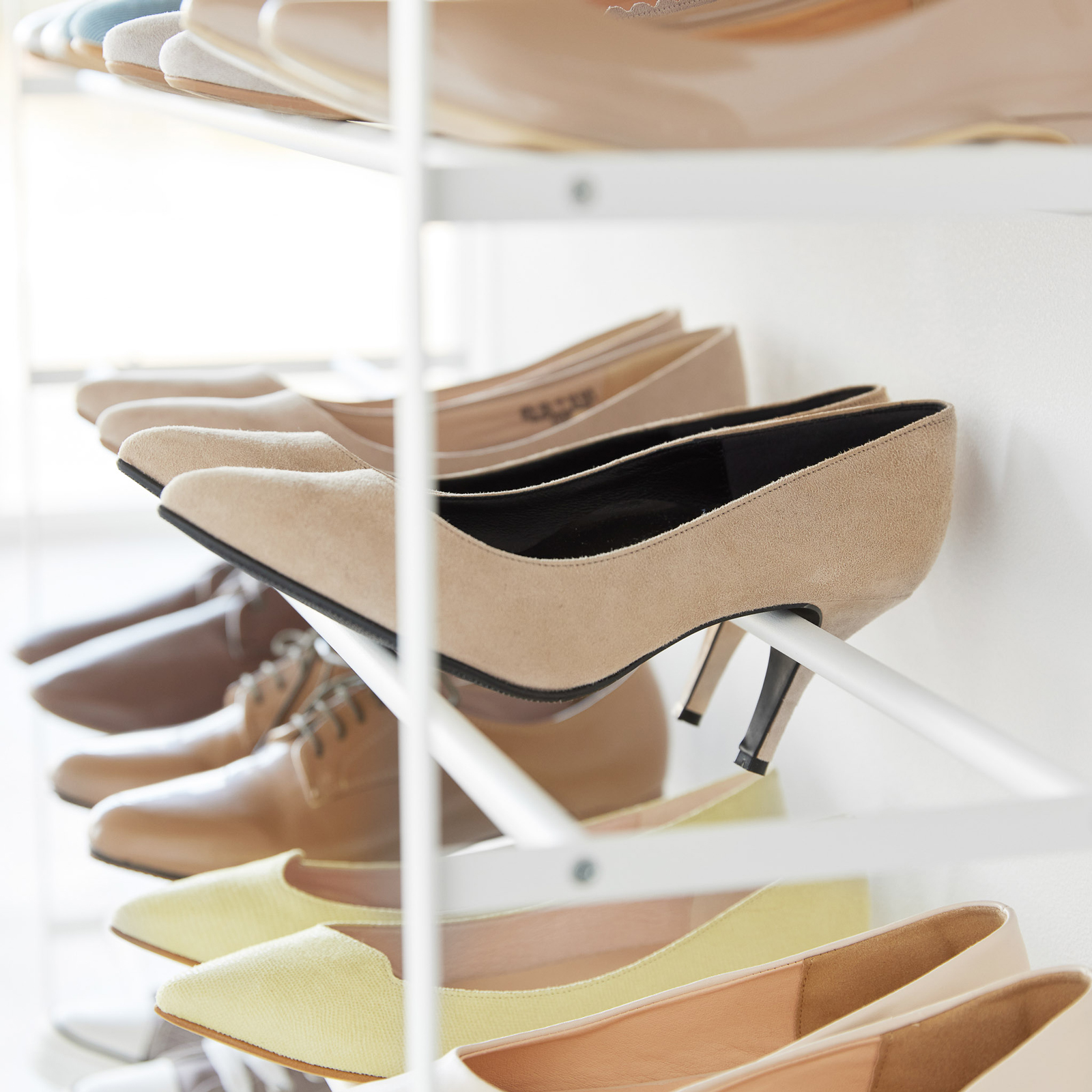 TOWER 5-stöckiges Schuhregal weiss  mit Holzablage und Rollen