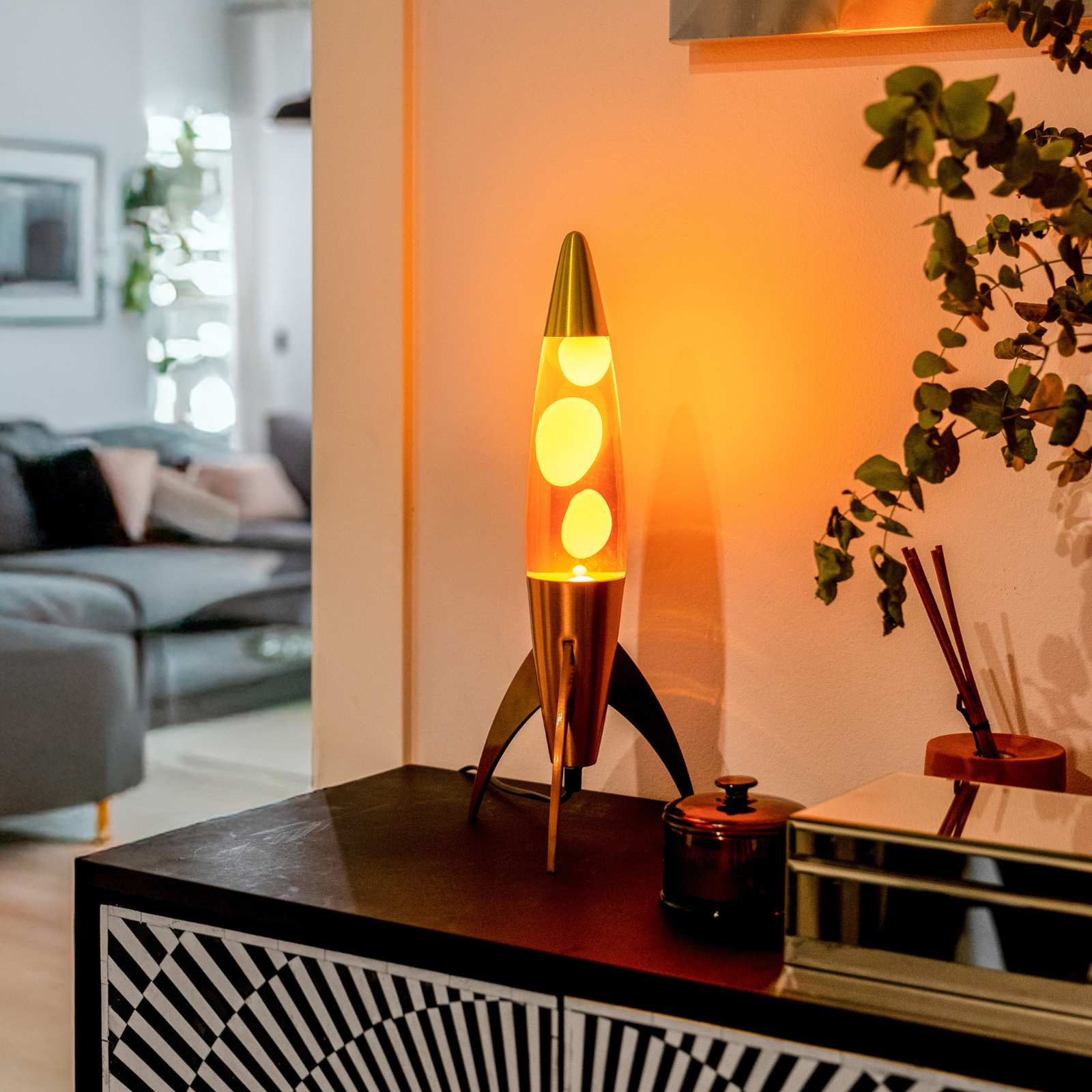 Lava Lamp ROCKET orange gradient 