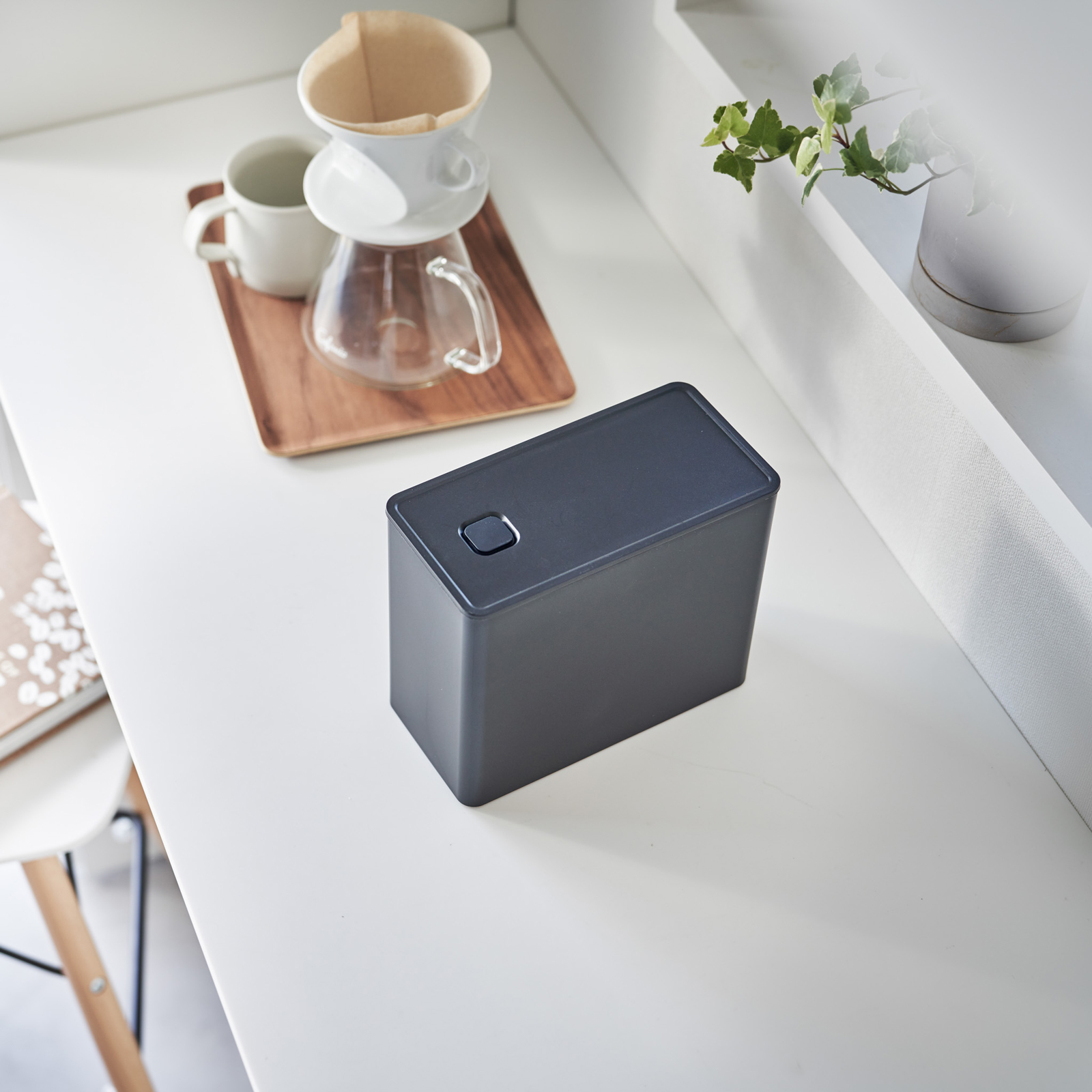 Luftdichte Kaffeedose TOWER schwarz 