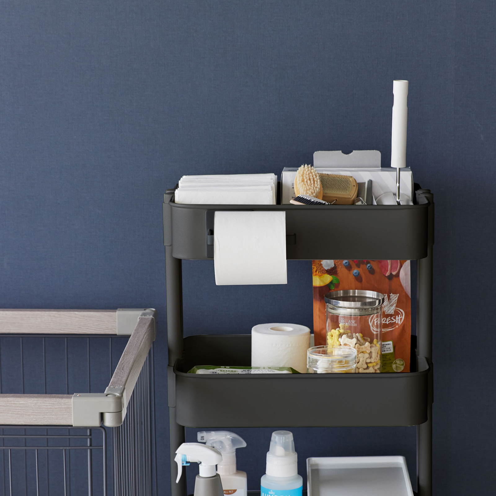 TOWER Magnetischer Toilettenpapierhalter schwarz 
