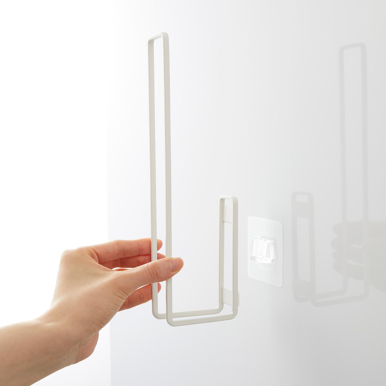 Klebehaken-Toilettenpapierhalter TOWER weiss 