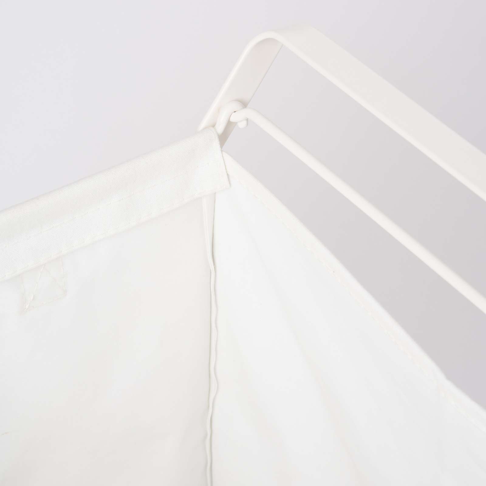 Wäschekorb TOWER weiss mit herausnehmbarer Tasche 