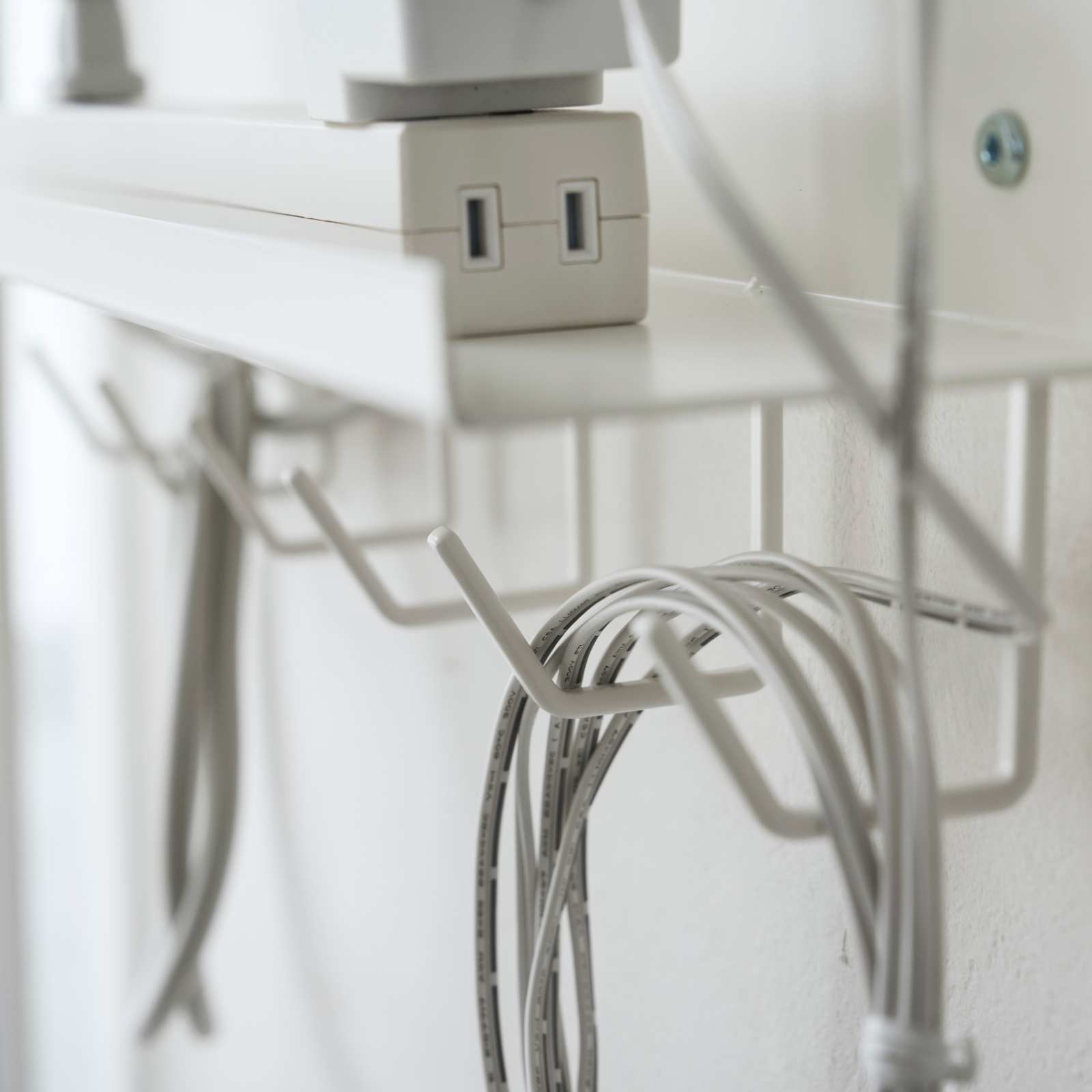 Untertisch-Kabel-/Router-Organizer SMART  weiss