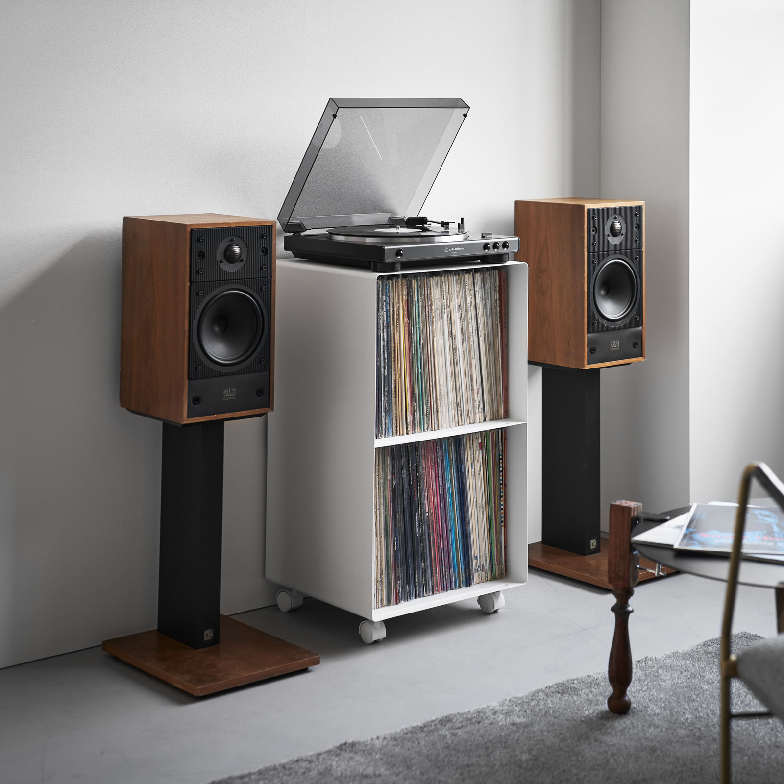 2-stöckiges Schallplatten-Regal mit Rollen TOWER weiss 