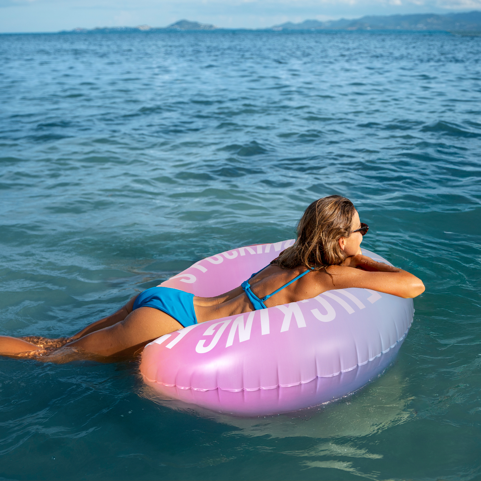 Floatie FUCKING HOT 