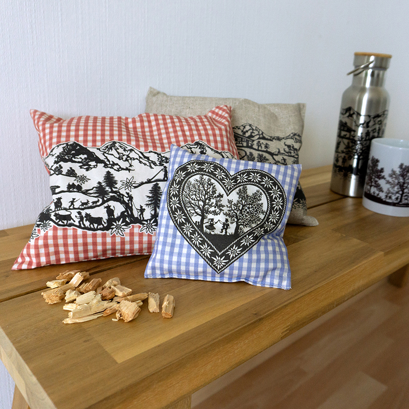 ARVEN-KISSEN Vichy rot Scherenschnitt by Esther Gerber
