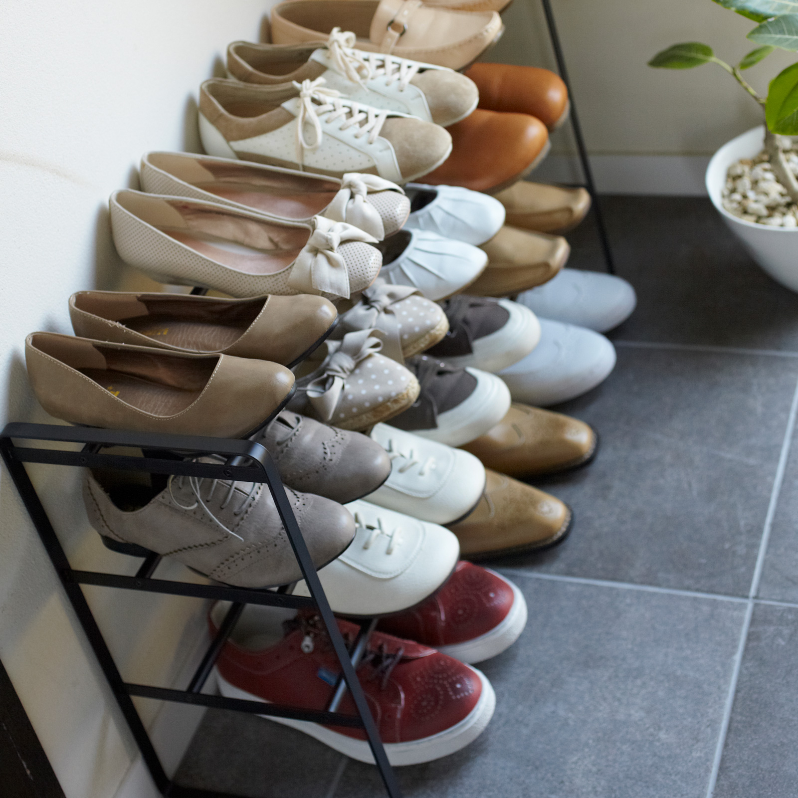 3-stufiges ausziehbares Schuhregal TOWER schwarz 