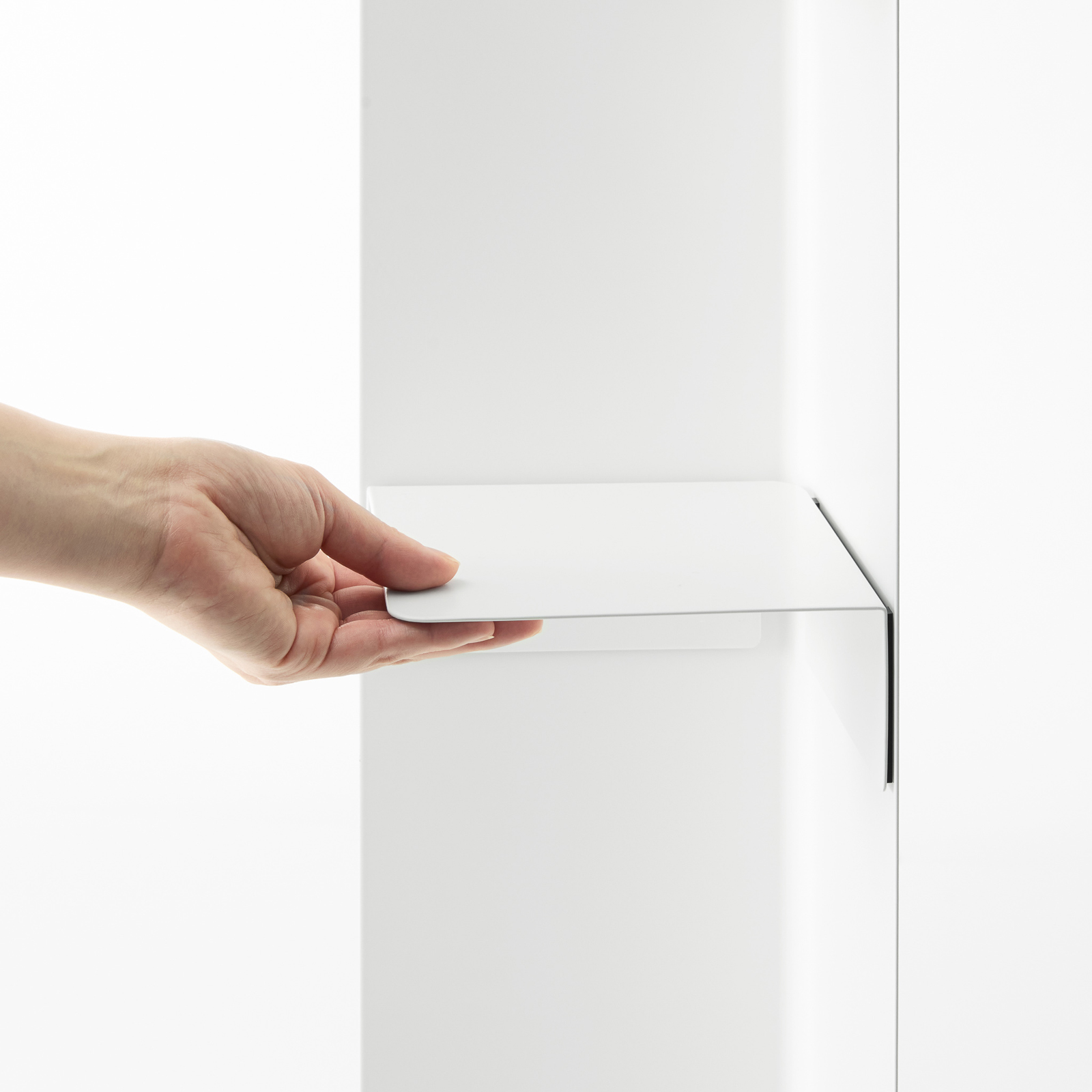 TOWER Toilettenpapierhalter mit Rollen weiss 