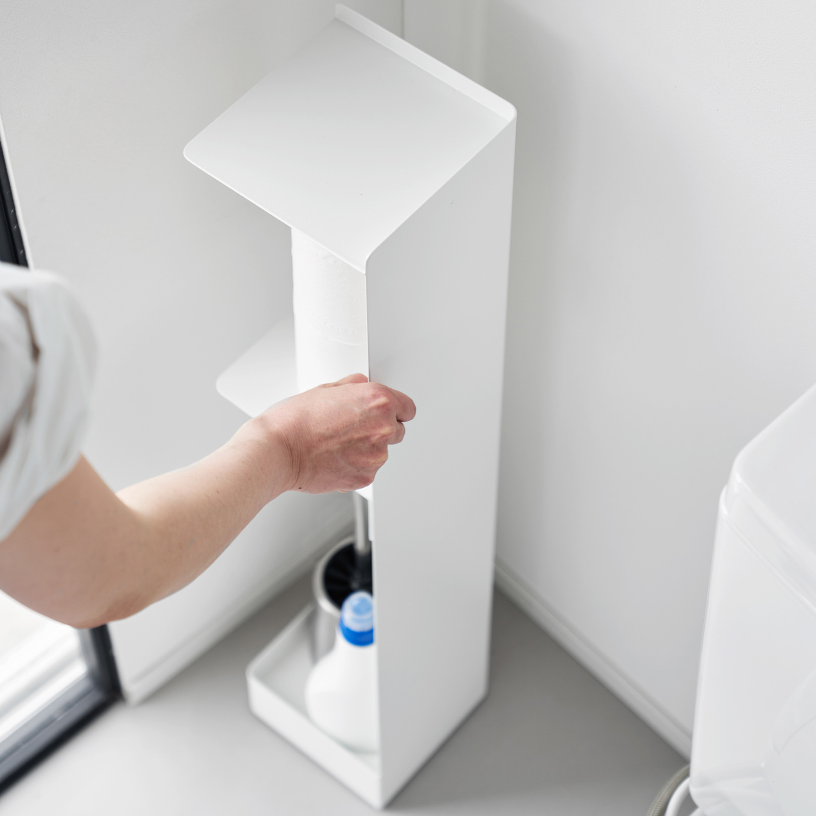 TOWER Toilettenpapierhalter mit Rollen weiss 