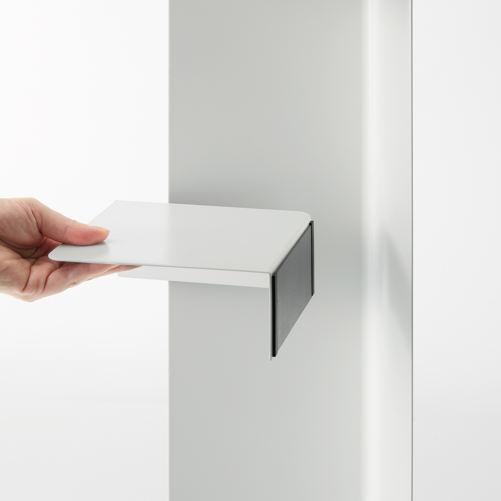 TOWER Toilettenpapierhalter mit Rollen weiss 