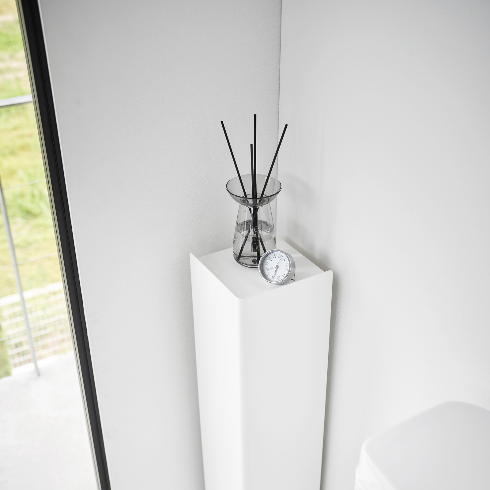 TOWER Toilettenpapierhalter mit Rollen weiss 