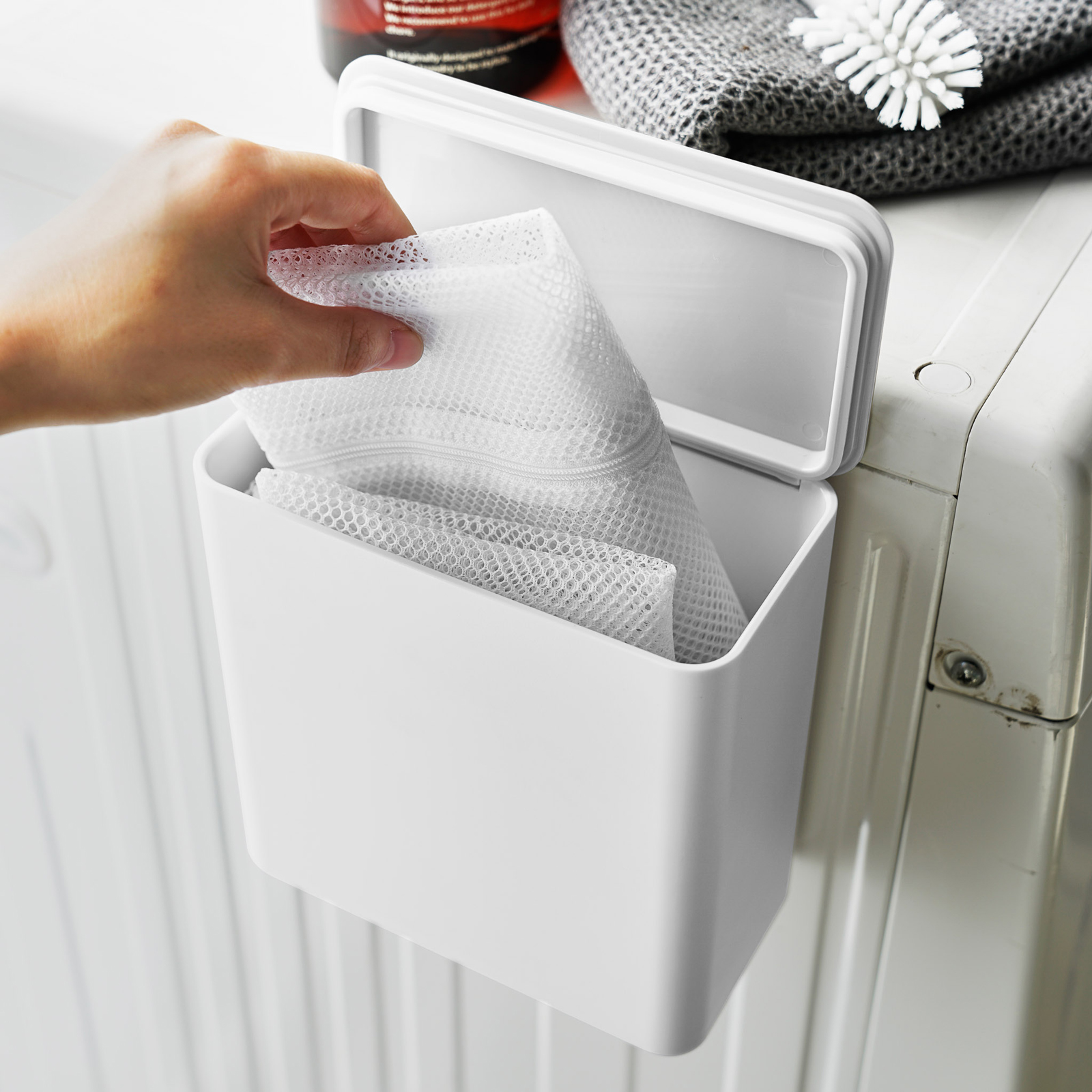 Magnetische Aufbewahrungsbox TOWER weiss für Wäschezubehör
