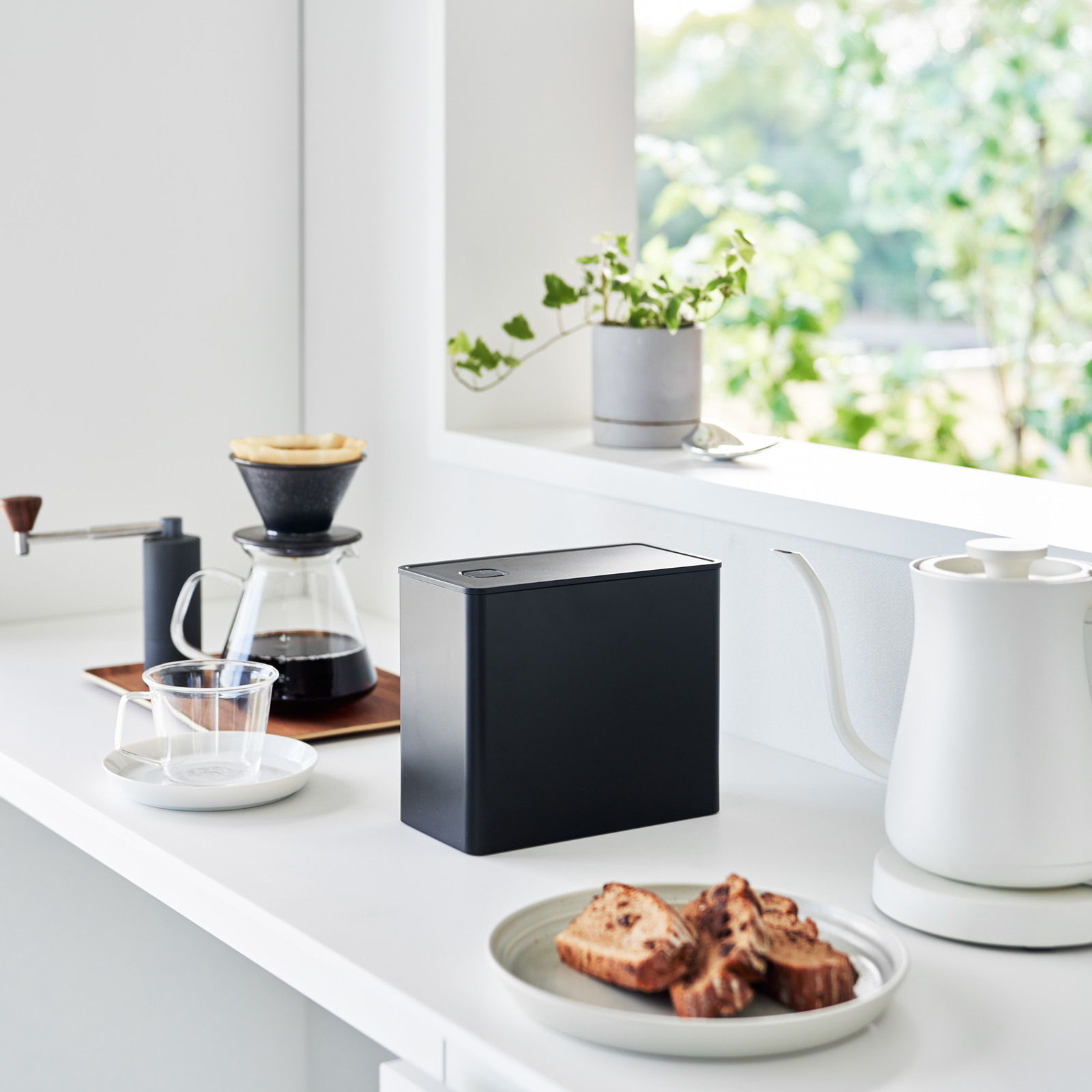 Luftdichte Kaffeedose TOWER schwarz 